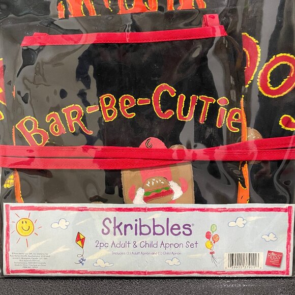 VTG NIP 2PC Adult & Child Apron Set - Man or Woman & Boy or Girl Bar-Be-Cue BBQ - Picture 3 of 9